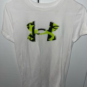 white under armour tshirt